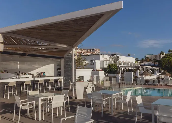 Ξενοδοχείο Flamingo Mate 4*