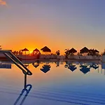 Flamingo Mate Otel 4*