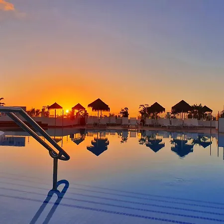 Flamingo Mate Hotel 4*